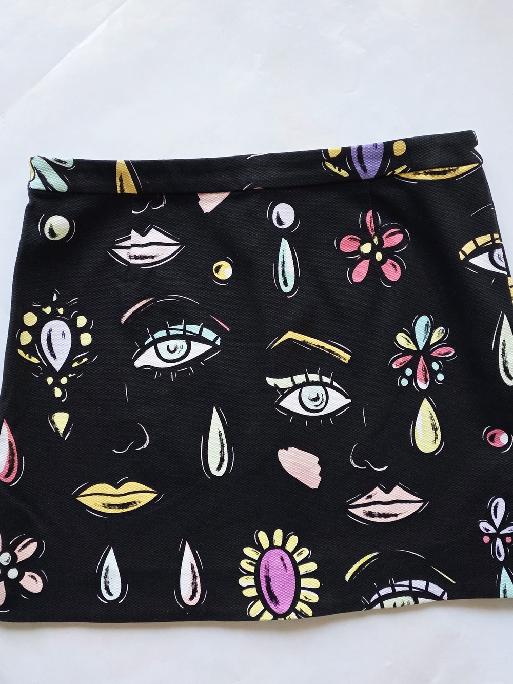 Boutique Moschino Black Pop Art Beauty Print Mini Skirt